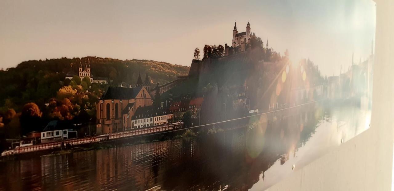 Lichtdurchflutetes Zimmer - Kappele Waldbuttelbrunn Luaran gambar